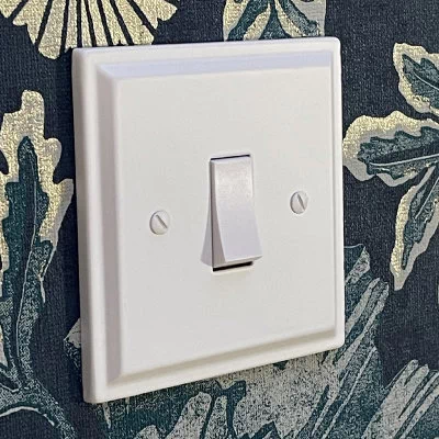 Art Deco Matt White Plug Socket with USB Charging