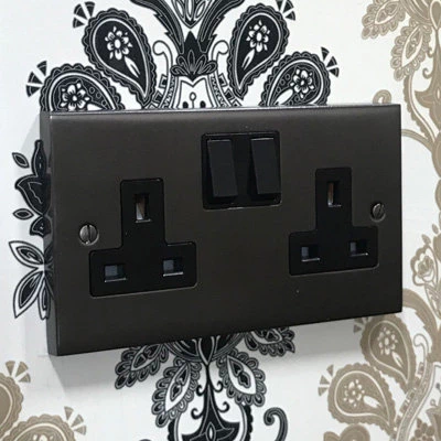 Edwardian Classic Bronze Switched Plug Socket