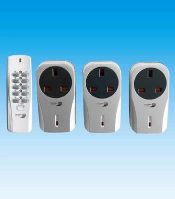Byron HE330S Remote Control 3 Pack Socket Kit (silver) at UK Electrical  Supplies