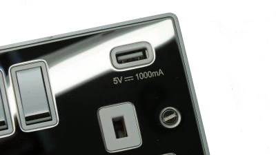 Precision Edge Polished Chrome Plug Socket with USB Charging