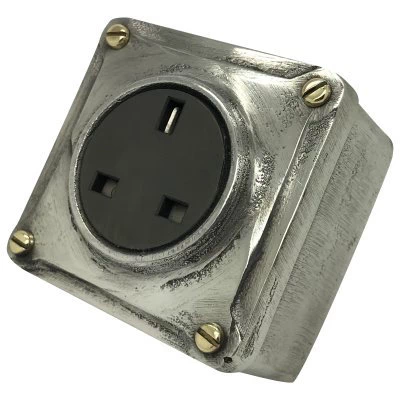 Titan Aluminium Switched Plug Socket