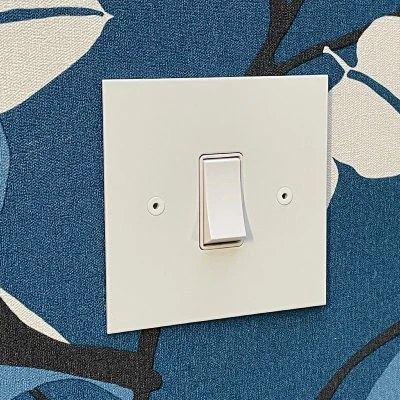 Ultra Square Matt White Plug Socket with USB Charging